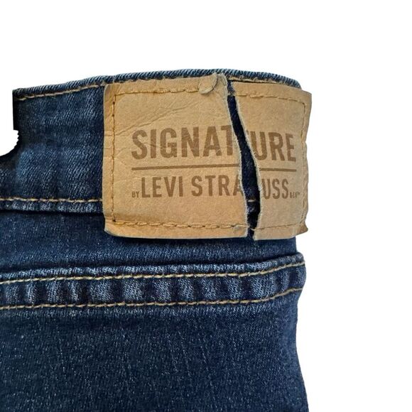 Signature by Levi Strauss & Co. Modern Bootcut Jeans Dark Wash Denim Women's - Picture 5 of 12
